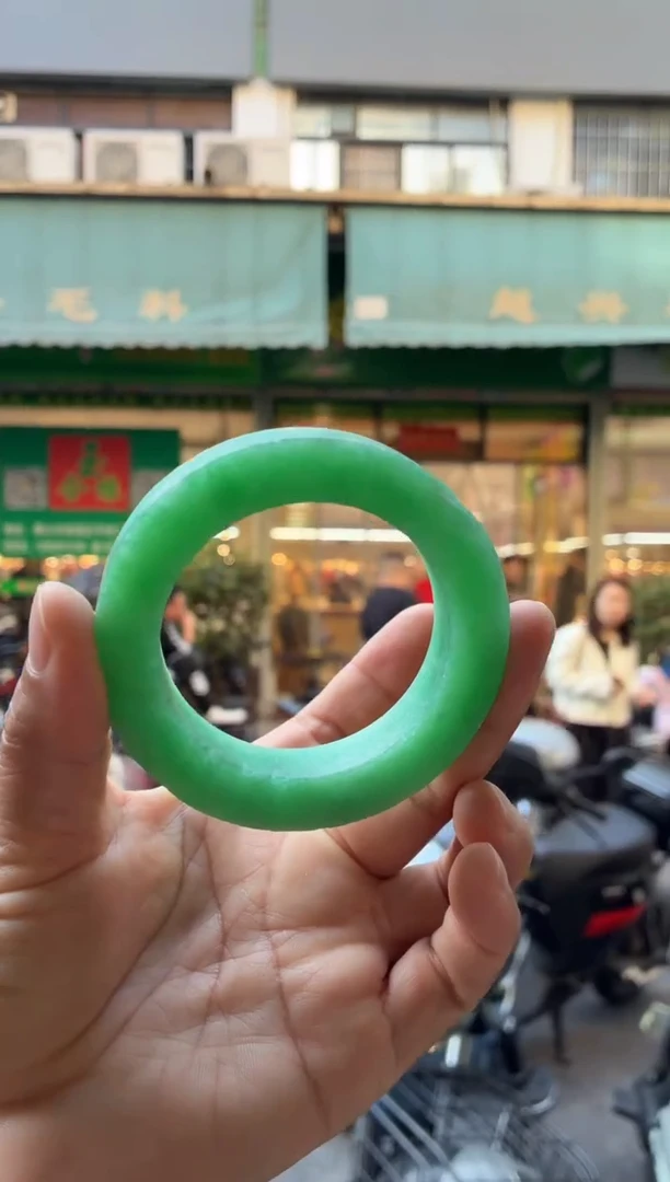 未镶嵌手镯定制翡翠参考价小六一开定金一万