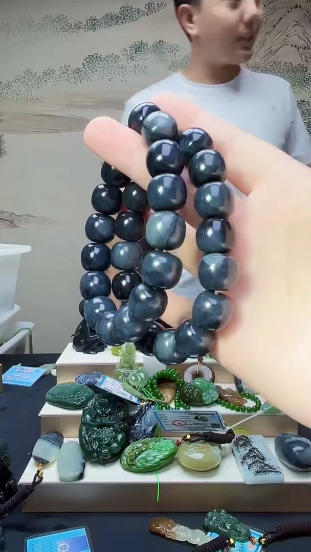 和田玉未镶嵌颈饰1