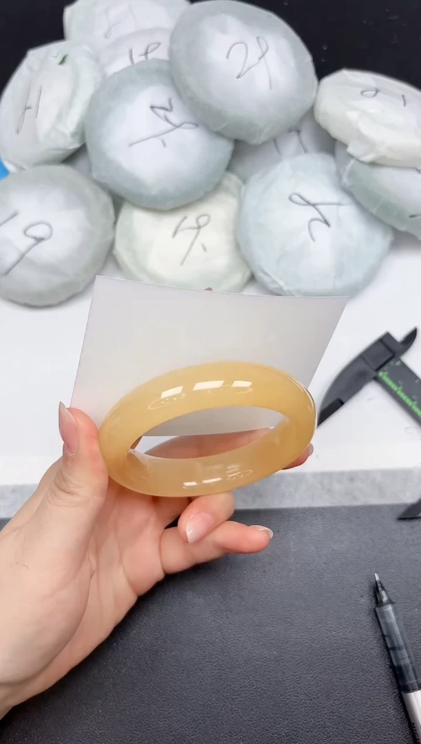 未镶嵌手镯石英质玉A278/56