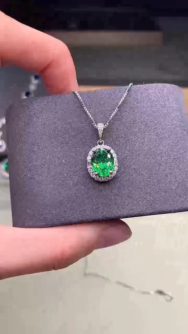 银S925镶嵌戒指石榴石（沙弗莱）.........