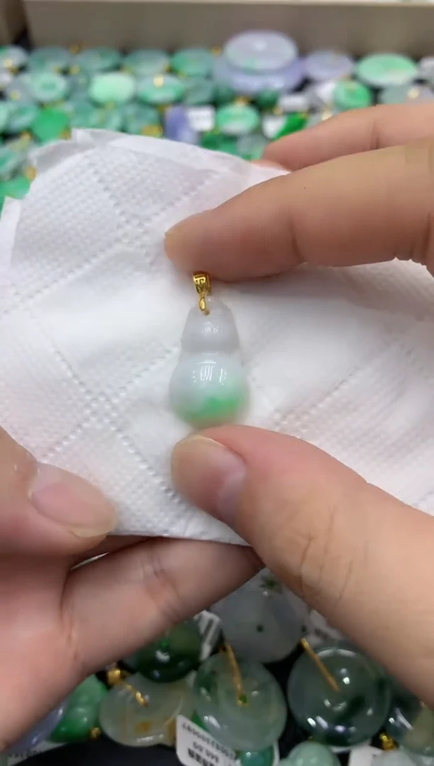 颈饰未镶嵌翡翠天然缅甸翡翠A货