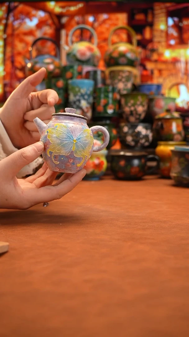 油画   釉下彩   壶