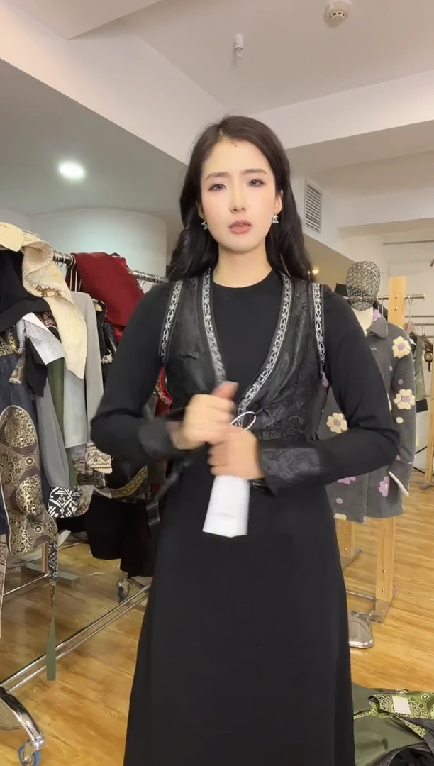 M码       90-105斤  马甲