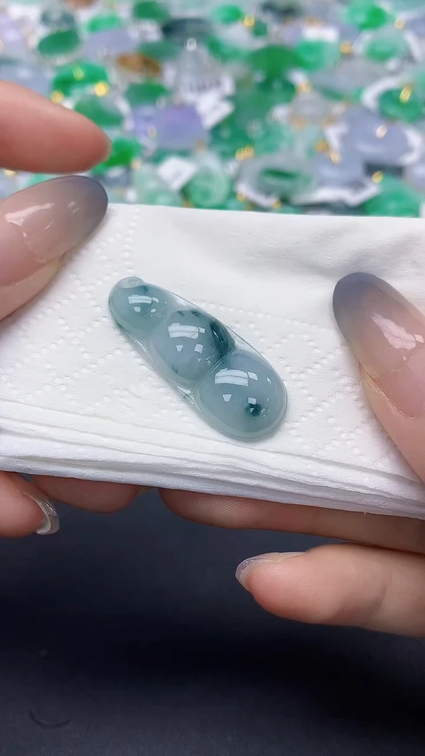 翡翠未镶嵌颈饰天然缅甸a货翡翠