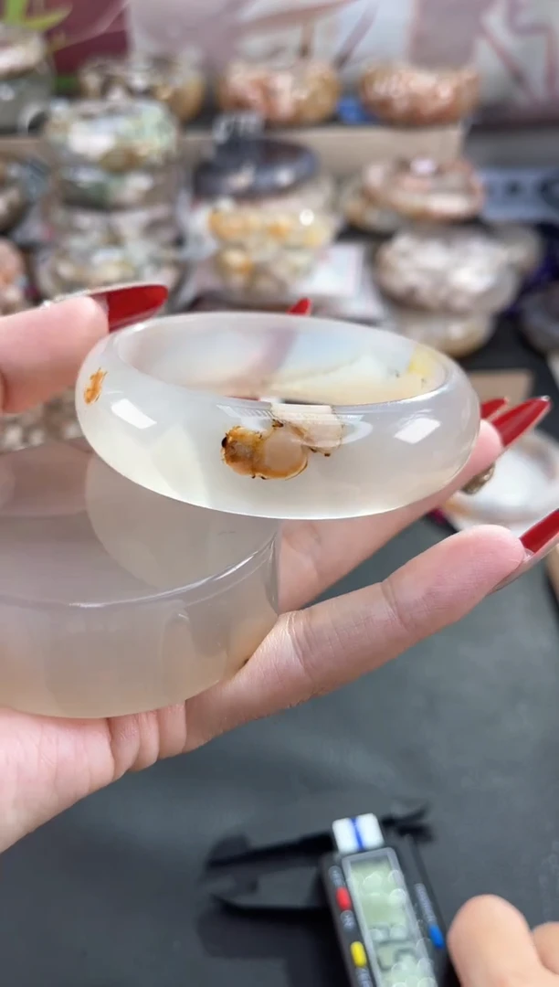未镶嵌手镯石英质玉60