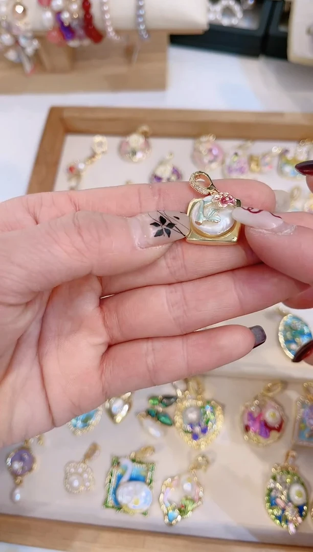 【闪购商品】淡水珍珠颈饰合金吊坠