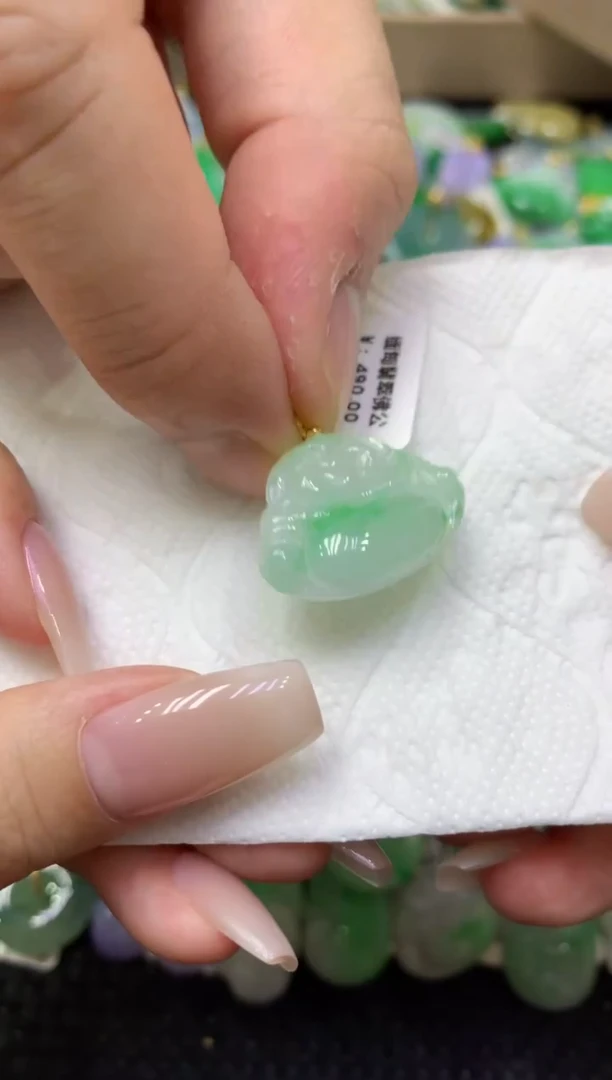 颈饰未镶嵌翡翠天然缅甸翡翠A货