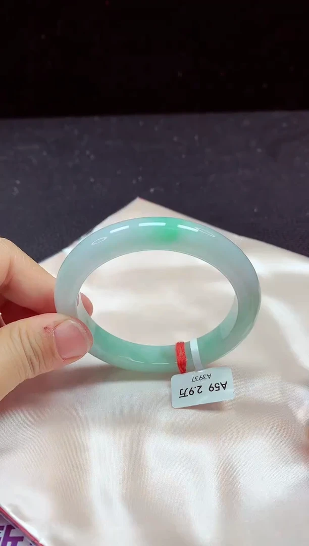 【闪购商品】翡翠手镯未镶嵌镯子59+