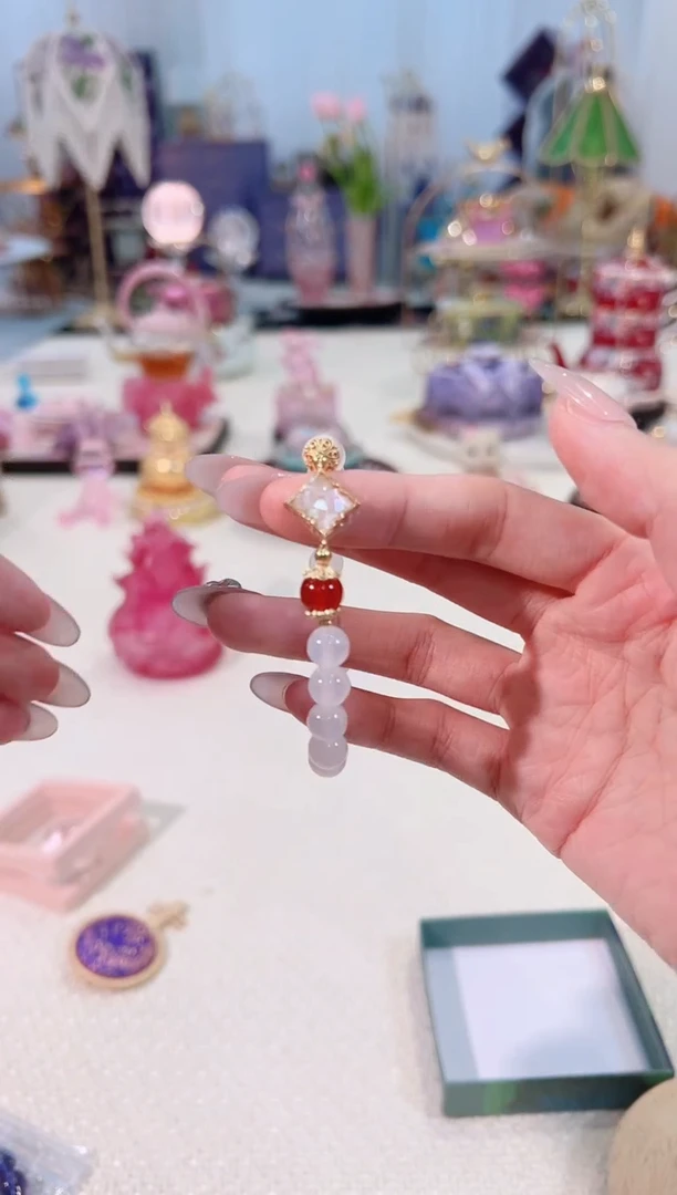 如图所示  ----白色