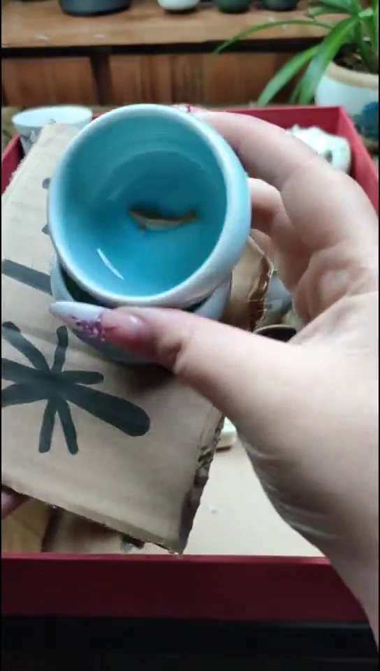 手工青瓷小鱼杯陶瓷