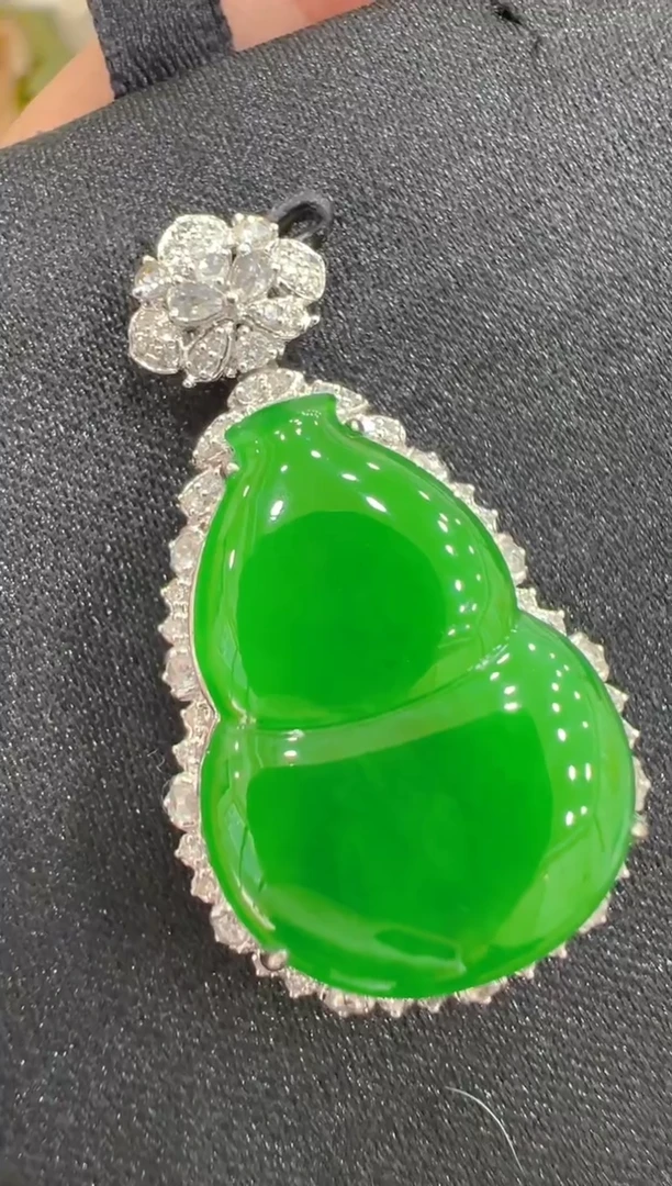 吊坠(不含链)18K金镶嵌翡翠多样性团购发一件