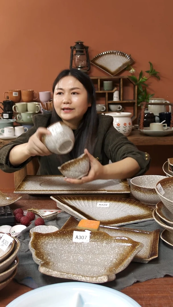 陶瓷A313 两只陶瓷粗陶花边小碗两只可能微瑕