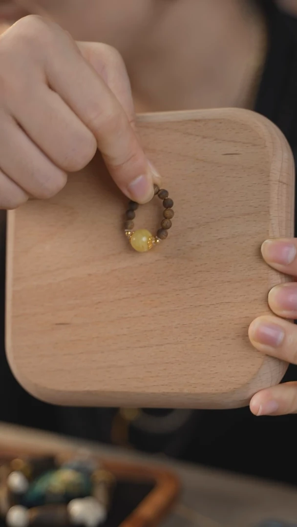 沉香手把件【皮皮原创】设计款沉香小戒指（多样性）