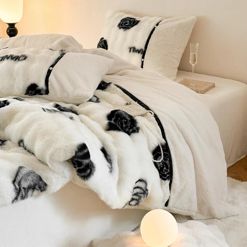 高级白玫瑰加厚绒四件套珊瑚绒牛奶绒床单被套抗静电保暖冬季