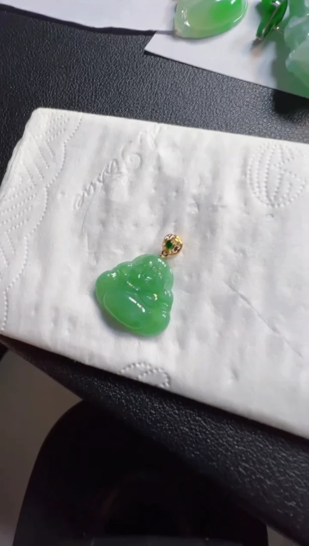 吊坠(不含链)18K金镶嵌翡翠680
