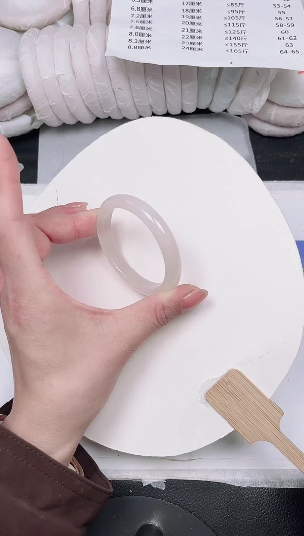 未镶嵌手镯石英质玉91-54