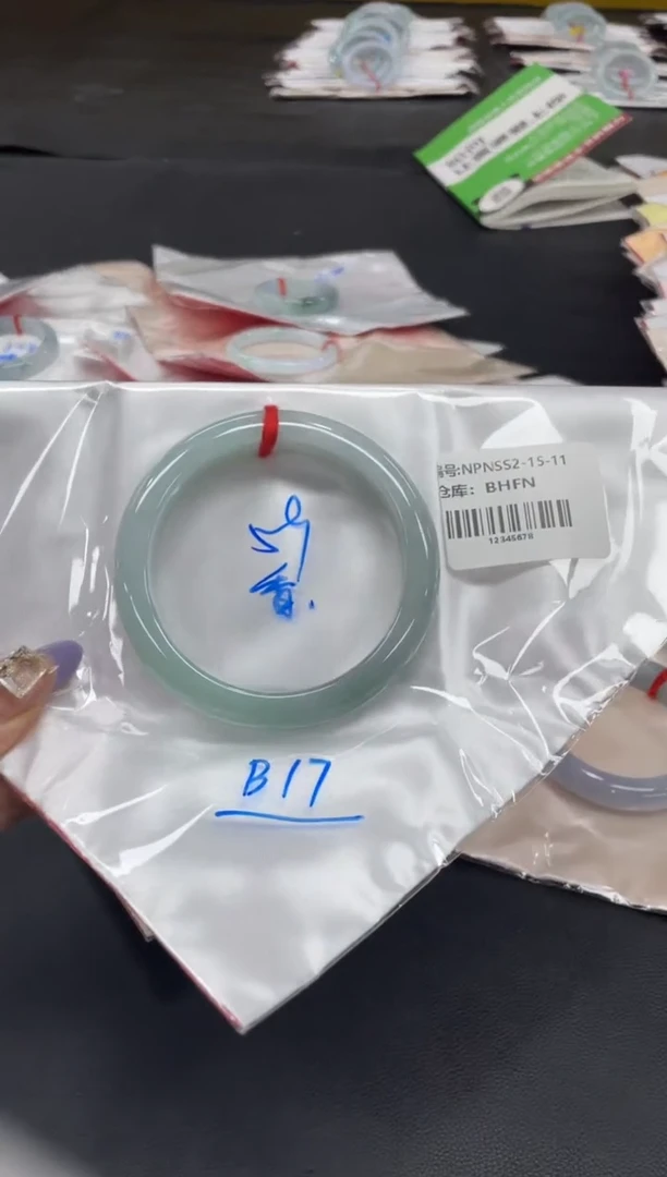 未镶嵌手镯翡翠翡翠手镯