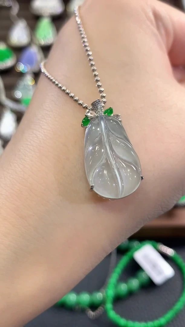 吊坠(不含链)18K金镶嵌翡翠b59