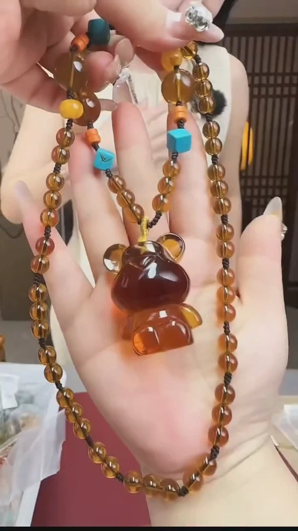甄选好物 | 金珀小熊项链