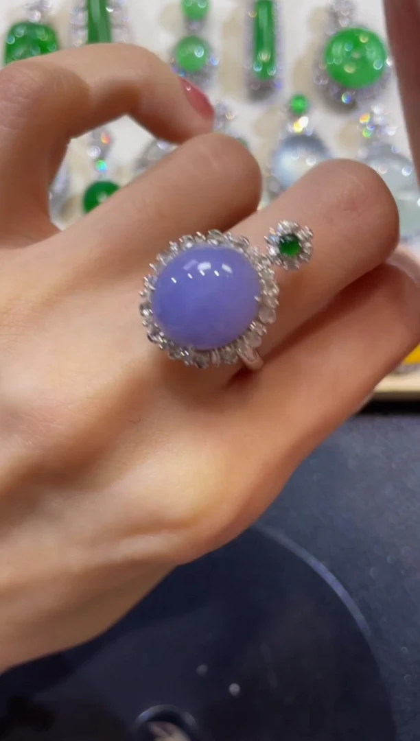 颈饰18K金镶嵌翡翠团购26