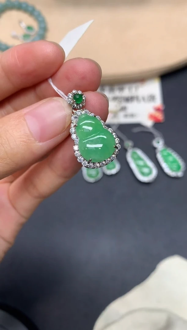 翡翠银S925镶嵌吊坠(不含链)葫芦【无服务费】
