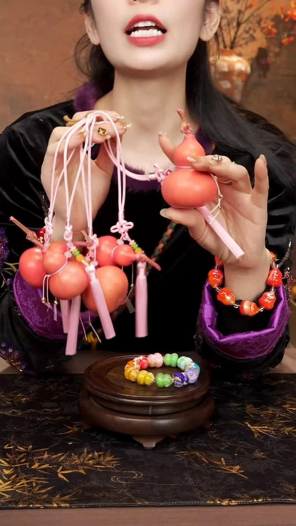 76--精品挂件小葫芦（随机发）9.9