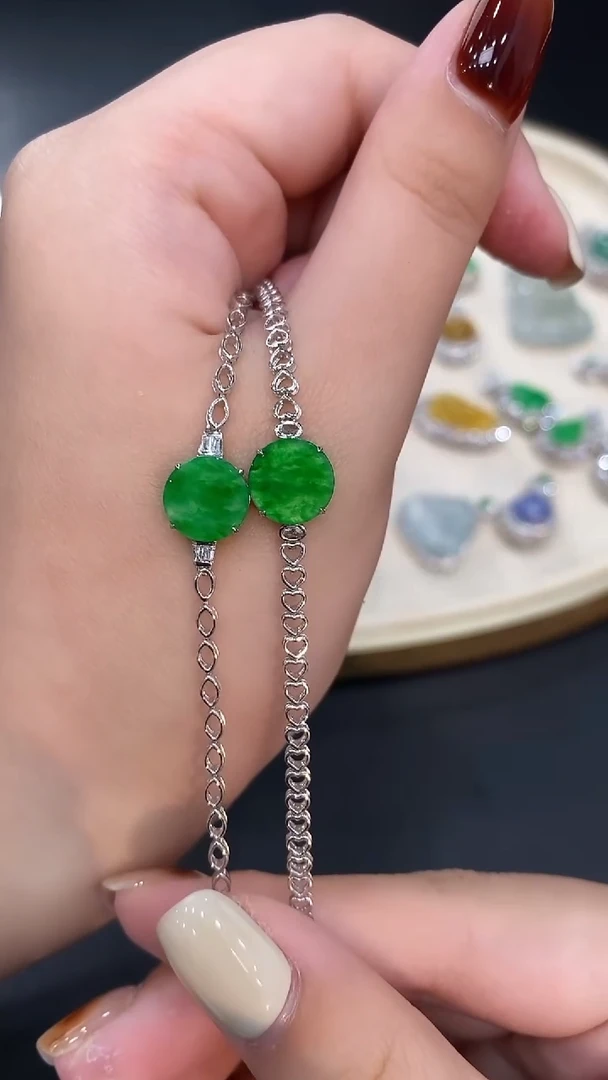 颈饰18K金镶嵌翡翠57手链 选其中发其一