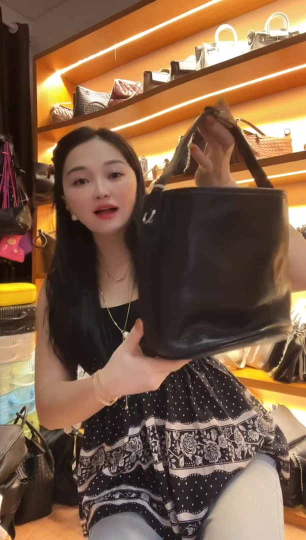 牛皮斜跨包高端订制时尚百搭女士 手提 腋下 斜跨包