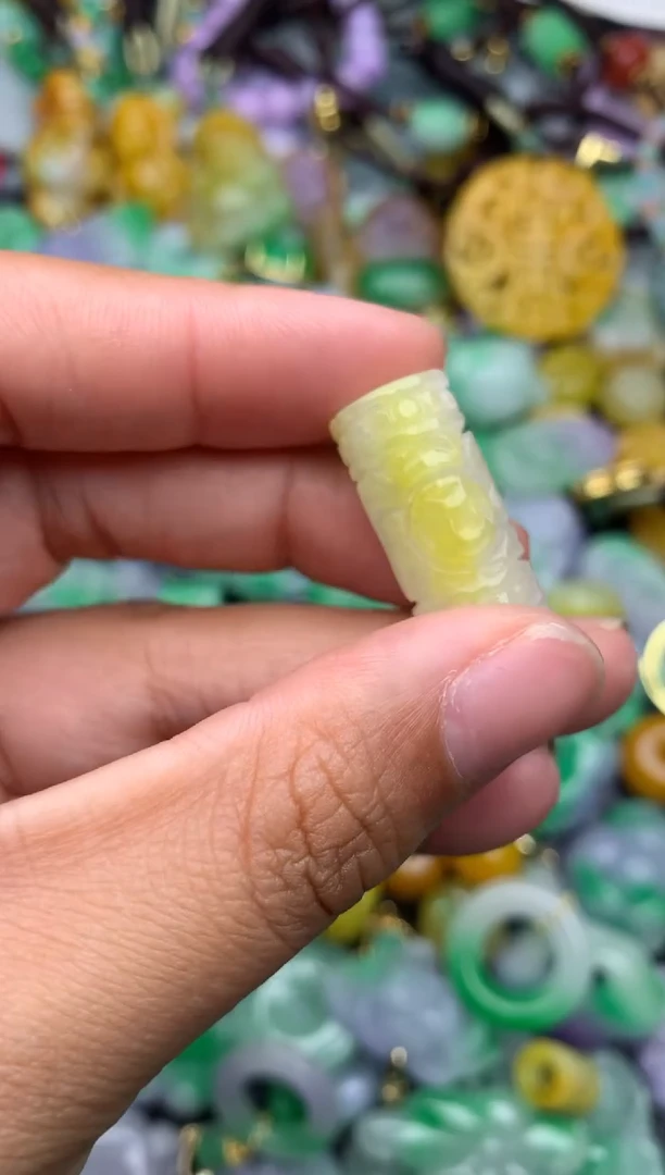 颈饰未镶嵌翡翠缅甸翡翠吊坠