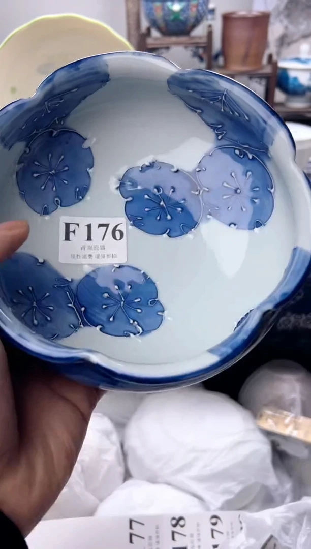 瓷片舒****狗   F176