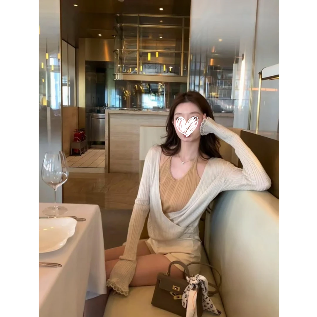 假两件蕾丝拼接针织衫长袖挂脖设计感上衣