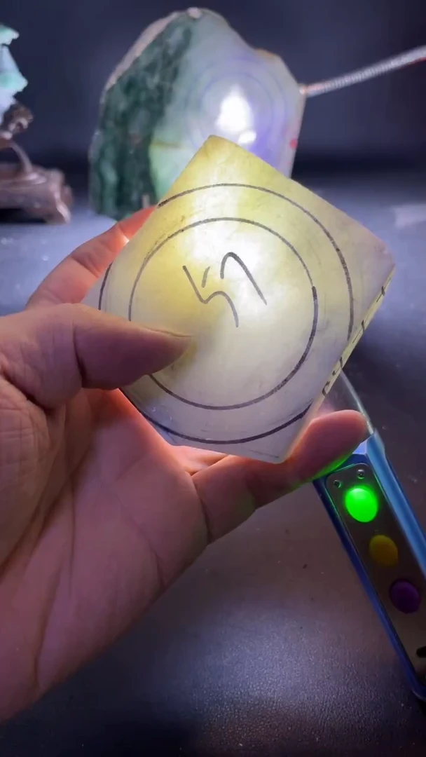 未镶嵌翡翠定制翡翠来****！翡翠