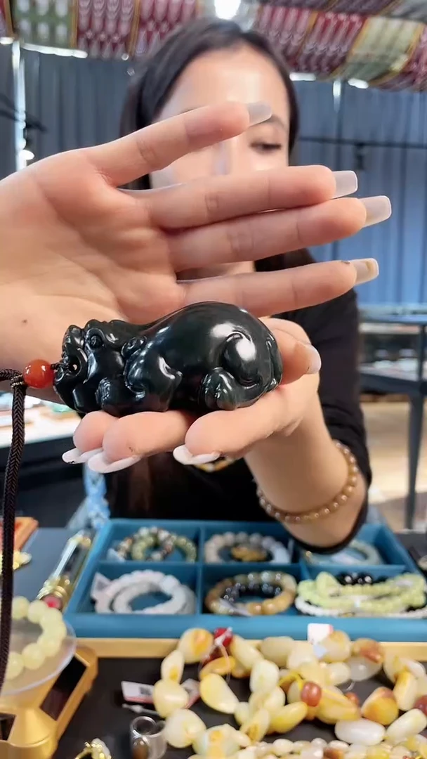 吊坠(不含链)未镶嵌和田玉青玉貔貅手把件