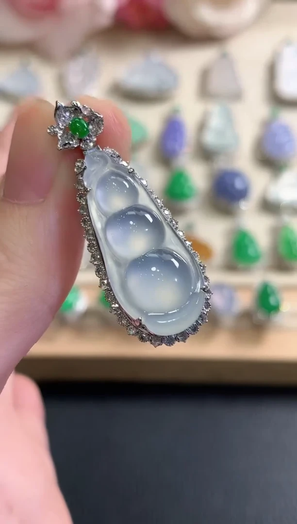 吊坠(不含链)18K金镶嵌翡翠秋日珠宝Q144