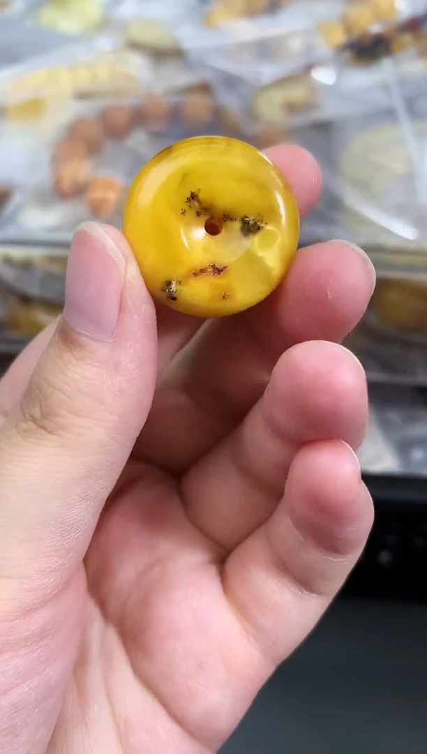 未镶嵌琥珀珠宝奇石24