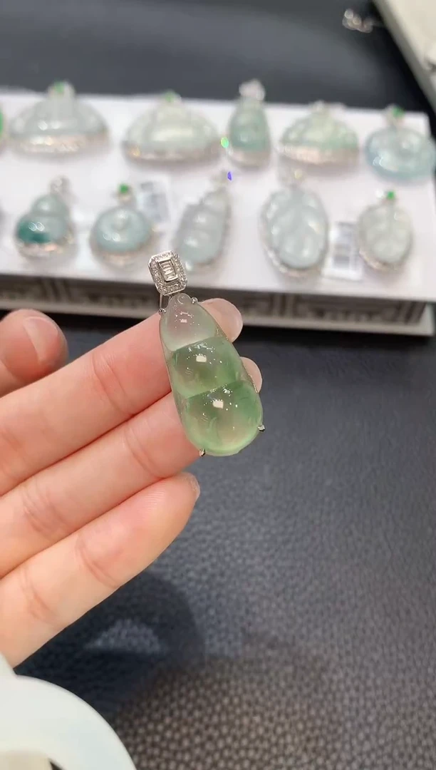 翡翠18K金镶嵌吊坠(不含链)A114