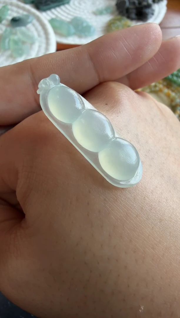 未镶嵌定制翡翠豆子