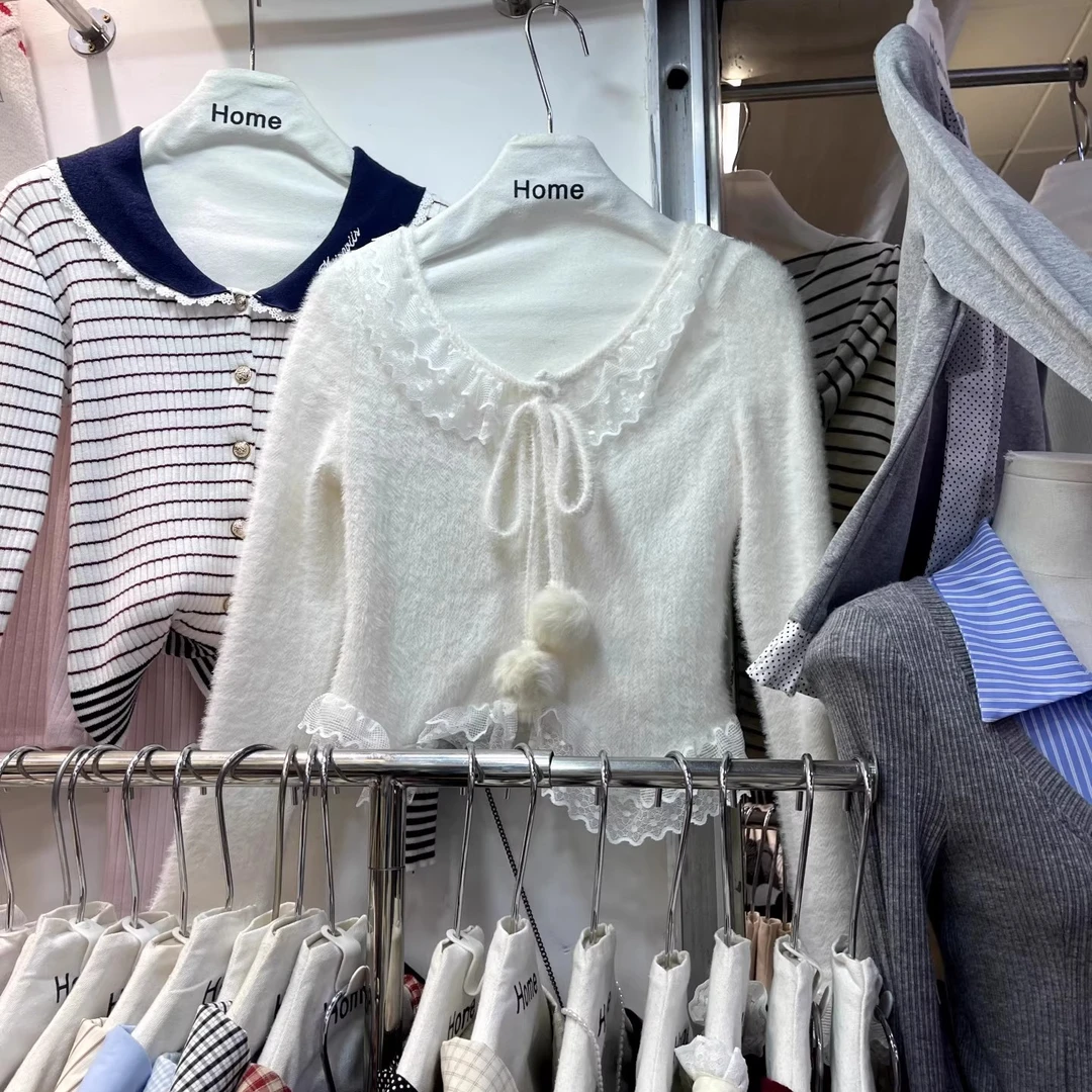 秋冬新款法式甜美蕾丝拼接针织衫女毛球系带短款毛衣