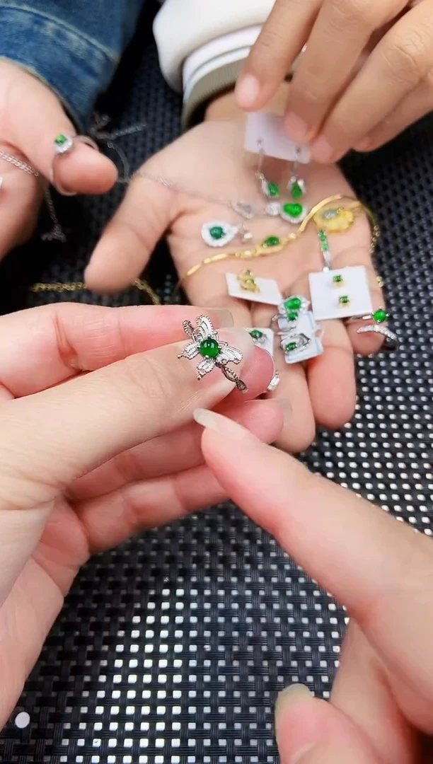 【闪购商品】翡翠戒指未镶嵌111111111