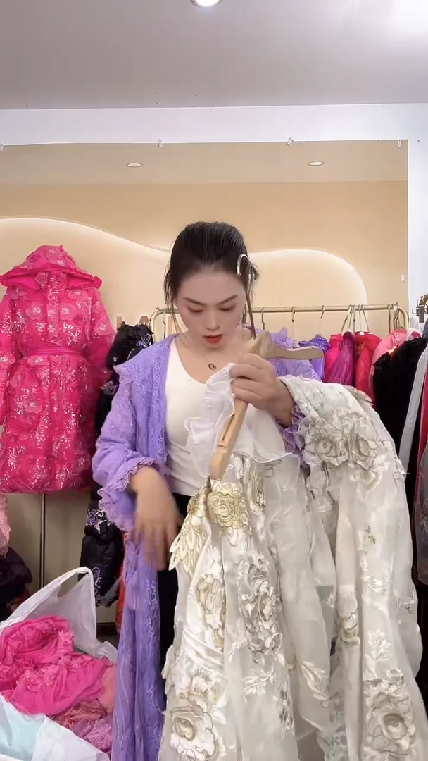 常规款白色上衣小码