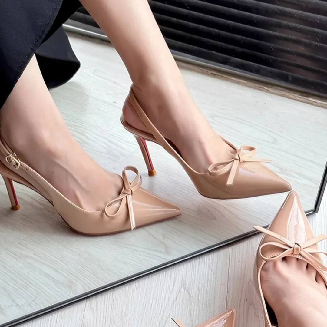 羊皮垫蝴蝶结一字带凉鞋 软底两个跟高~尖头包头后空细跟高跟凉鞋