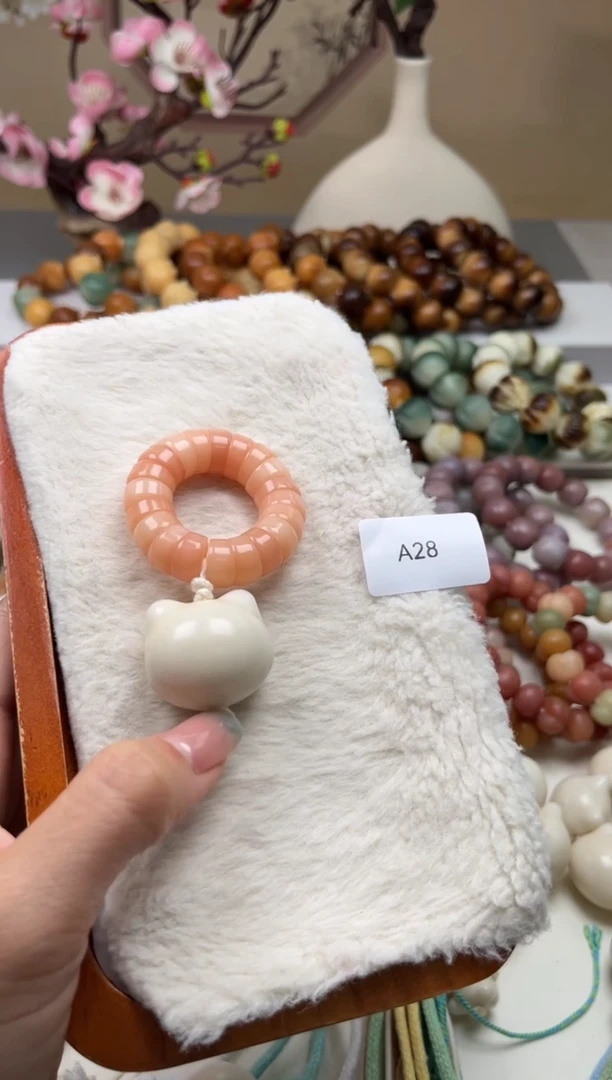 菩提根/象牙果吊坠瑕A28斜切大肠手捻11+mm一串随机