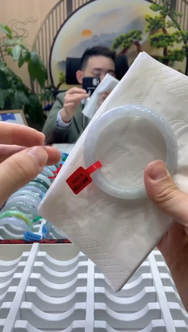 【闪购商品】翡翠手镯未镶嵌000015856