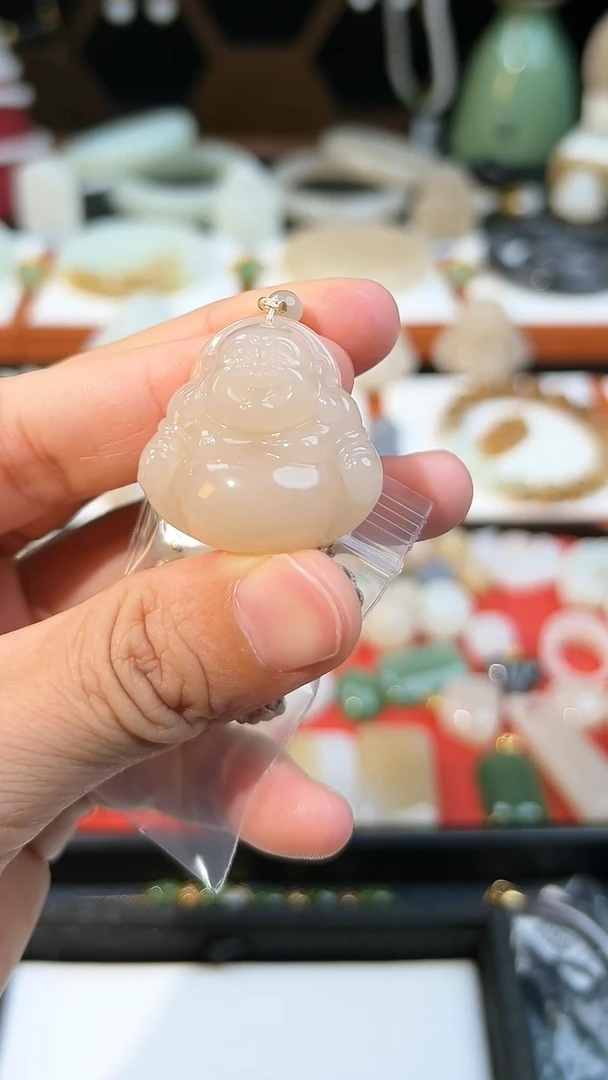 和田玉未镶嵌吊坠(不含链)30佛公