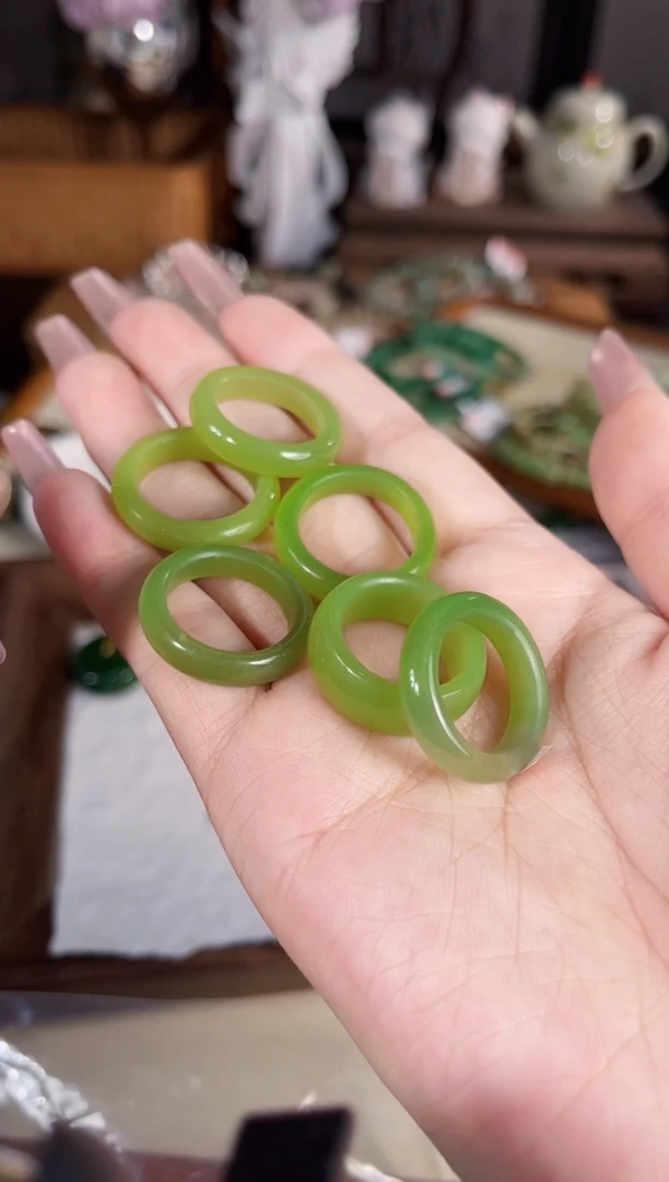 未镶嵌戒指和田玉多样性发货其一默认天然特征