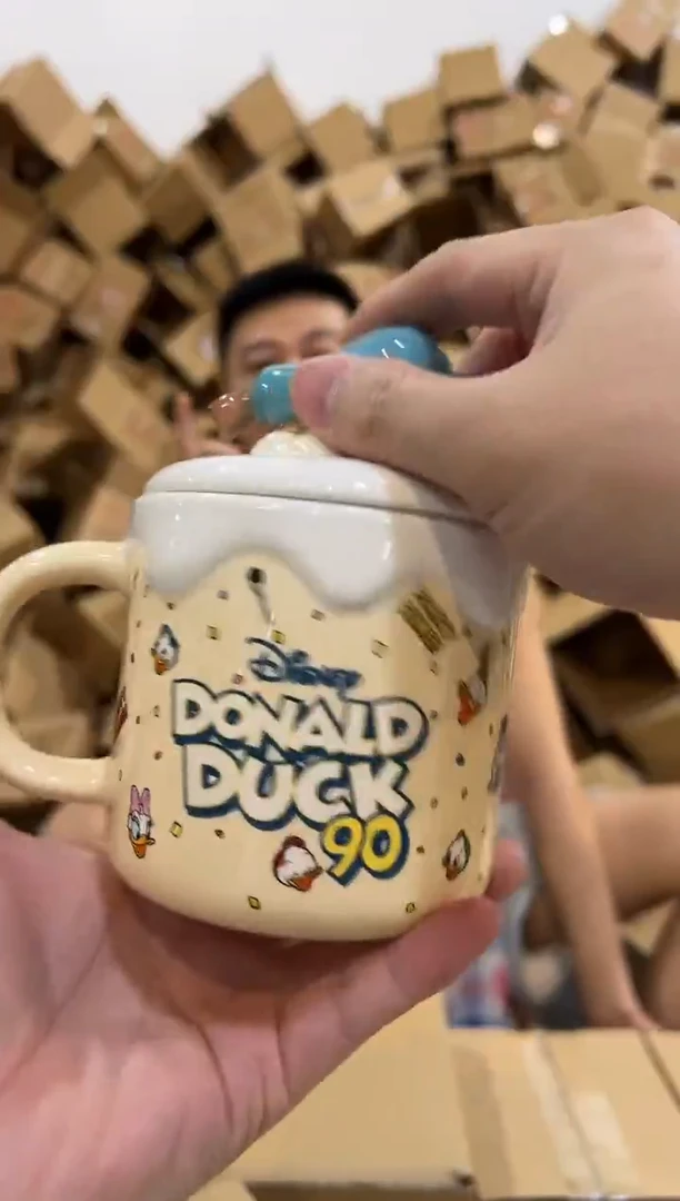 瓷片原盒唐老鸭90周年水杯