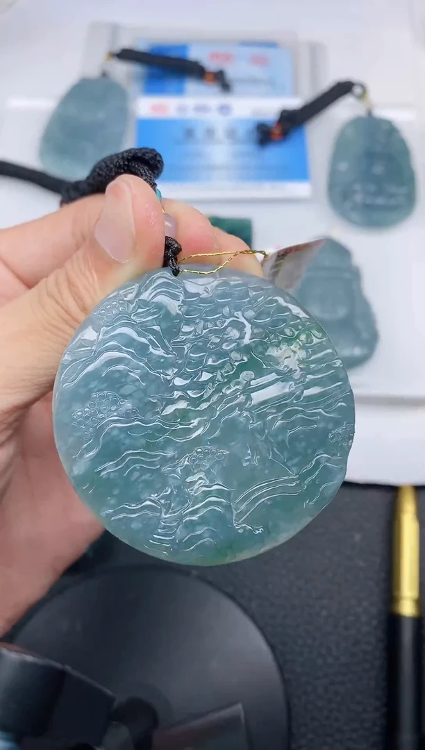 颈饰未镶嵌翡翠