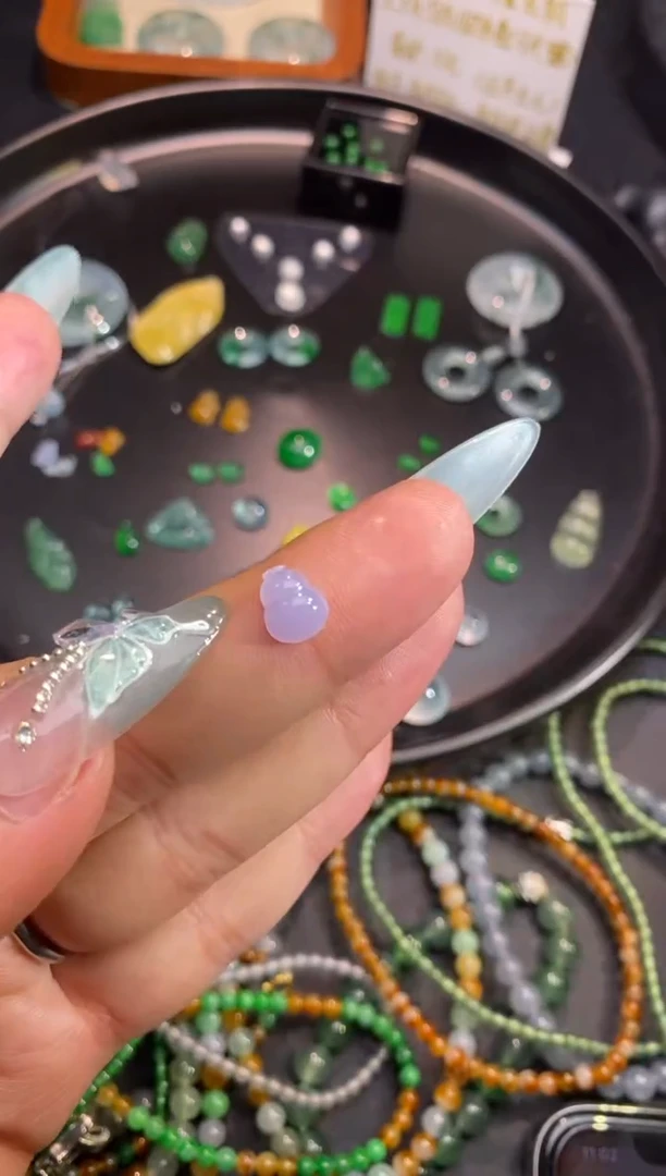 【闪购商品】翡翠挂件未镶嵌葫芦