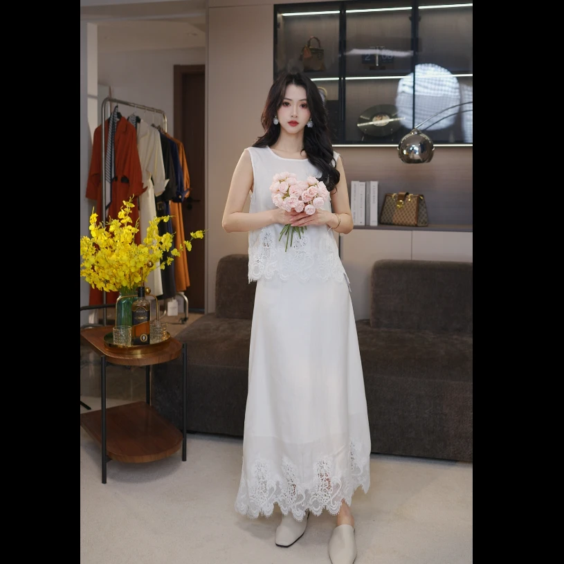 【珂珂】2025年夏季新款镂空蕾丝背心+高级半身裙套装