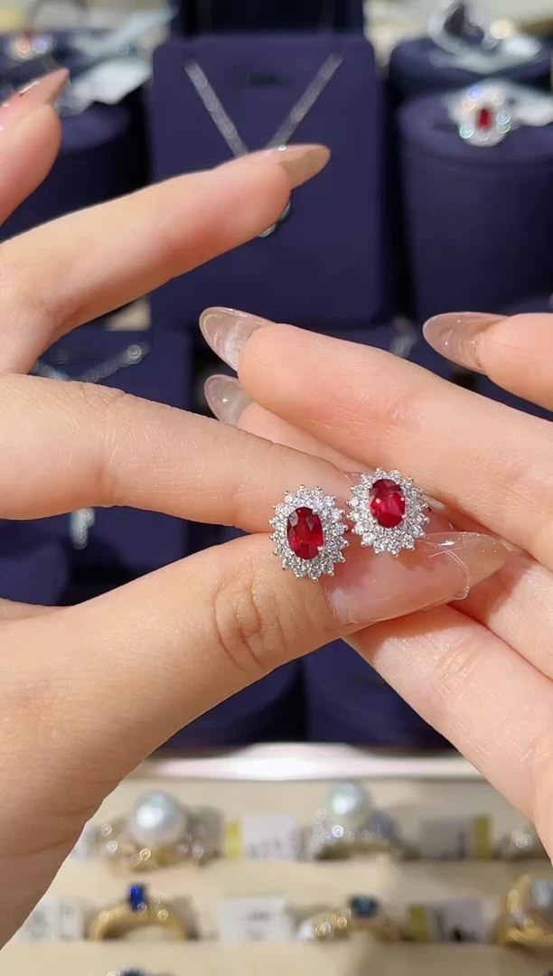 【闪购商品】红宝石耳饰18K金镶嵌红宝石耳钉